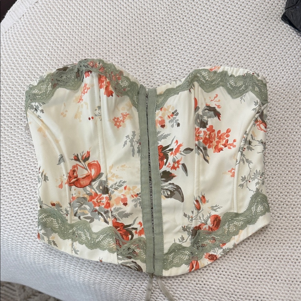 Princess Polly Floral Lace Trim Crop Top - Cream and Green